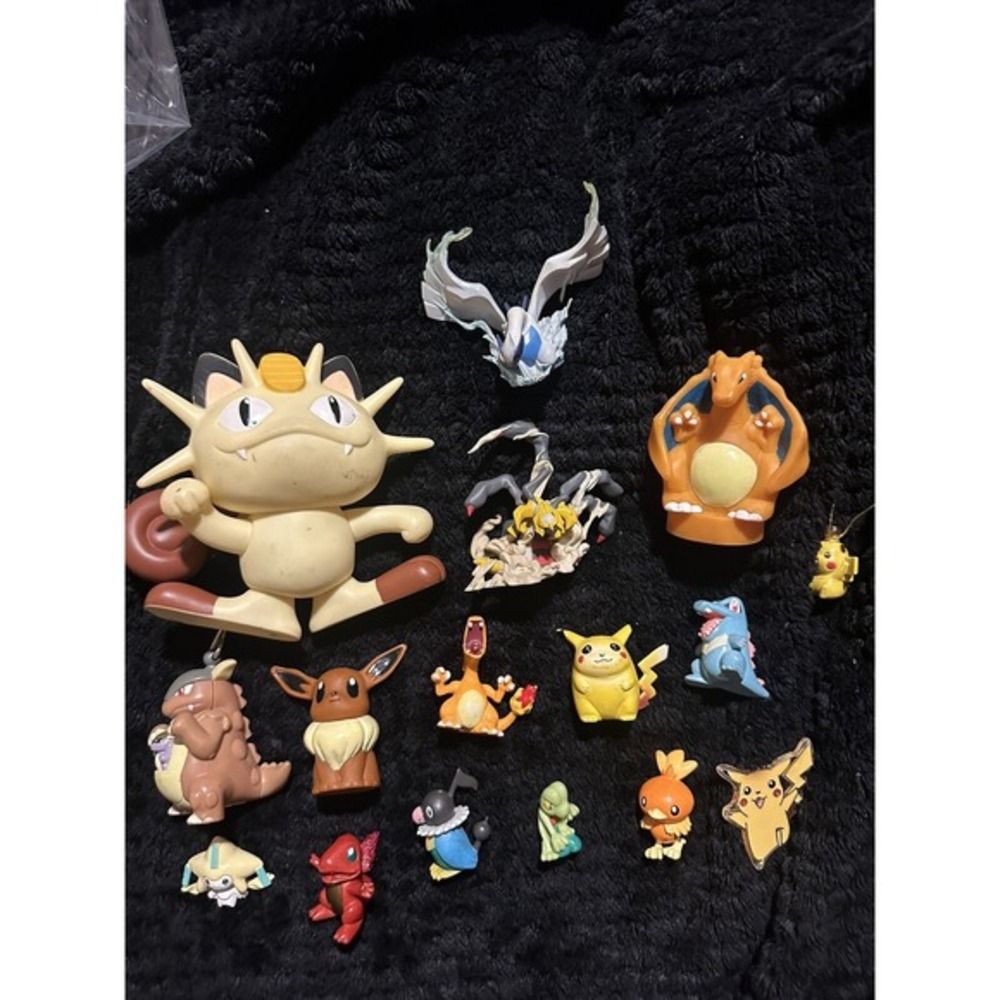 15 Vintage Pokemon Figures Nintendo, Tomy, Sasco, Auldey, Giratina, Damaged B1-8